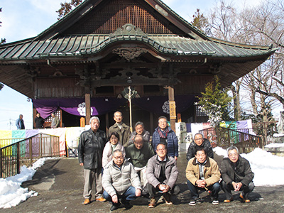 ぴんころ地蔵のある成田山不動堂前で