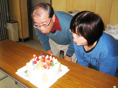 ■今年度還暦迎えた４名（ケーキでお祝いしました）